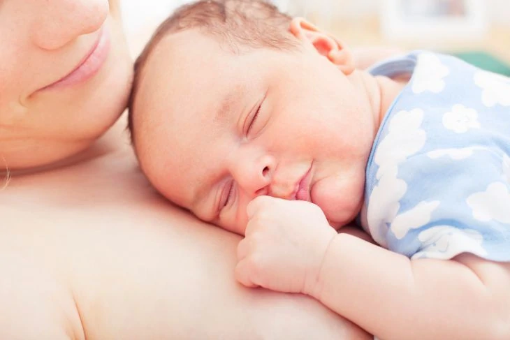 Breastfeeding mother using one of the best nipple creams