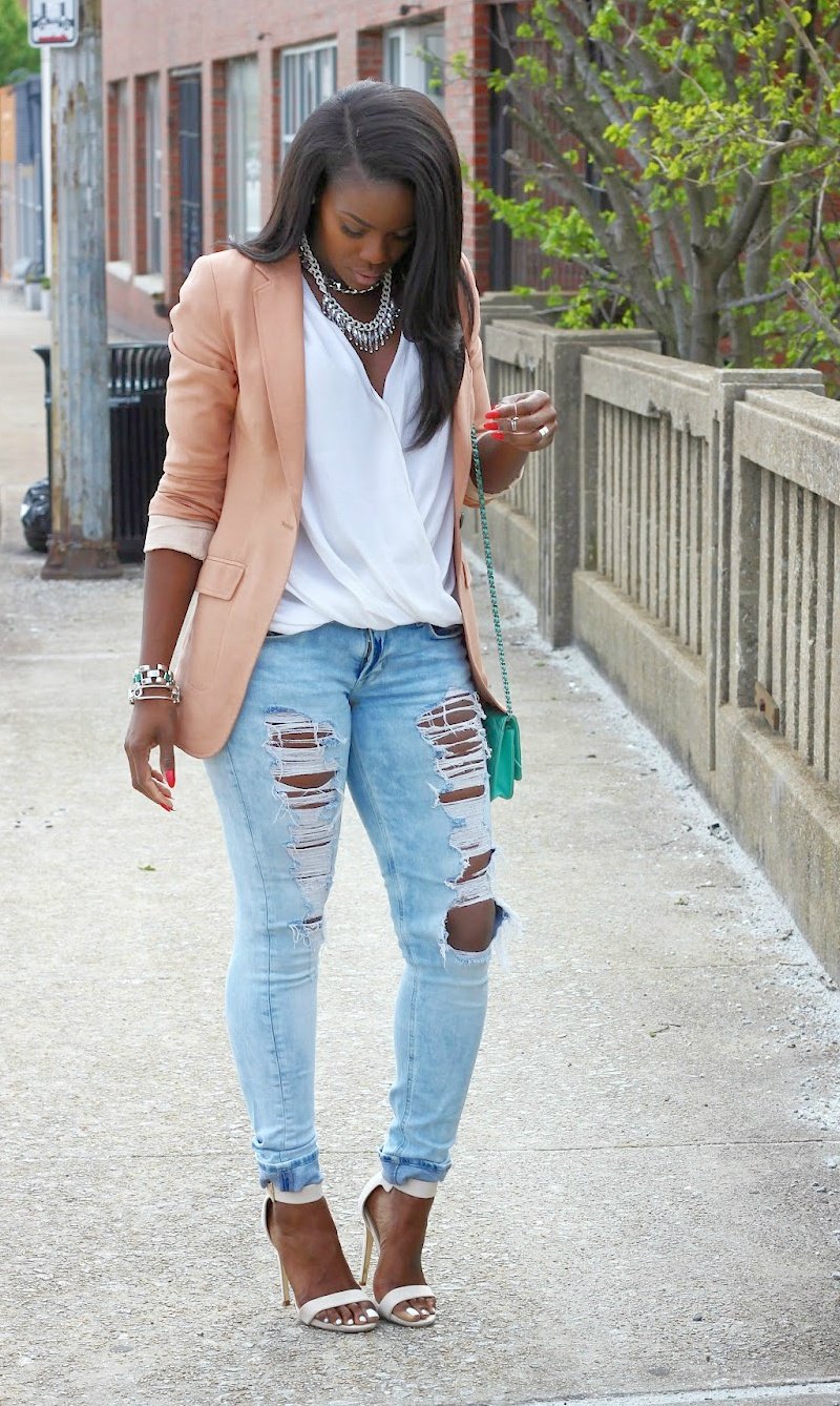 23 Fresh & Fabulous Spring Outfits for Moms - Mom Loves Best