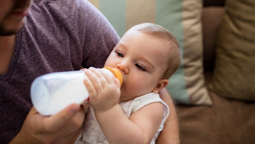 When To Bottle Feed Breastfed Baby