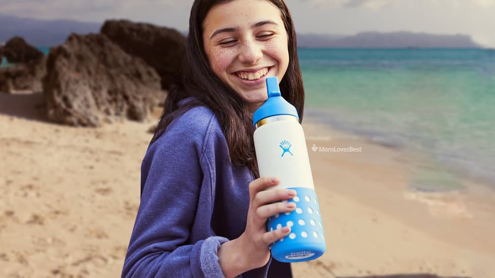https://momlovesbest.com/wp-content/uploads/2017/08/Hydro-Flask-Kids-Sippy-Water-Bottle.jpg