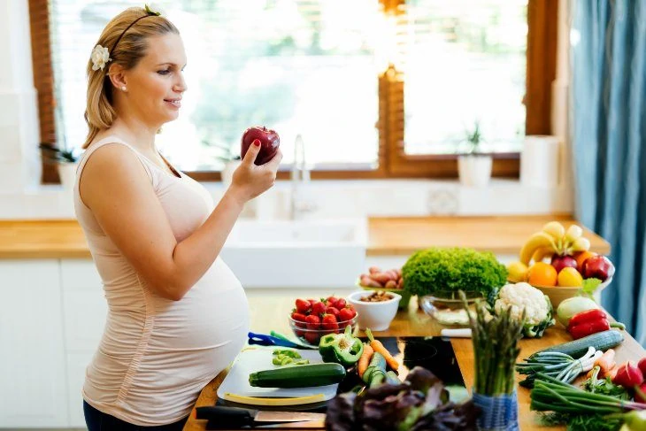 Healthy diet during pregnancy to prevent birth defects