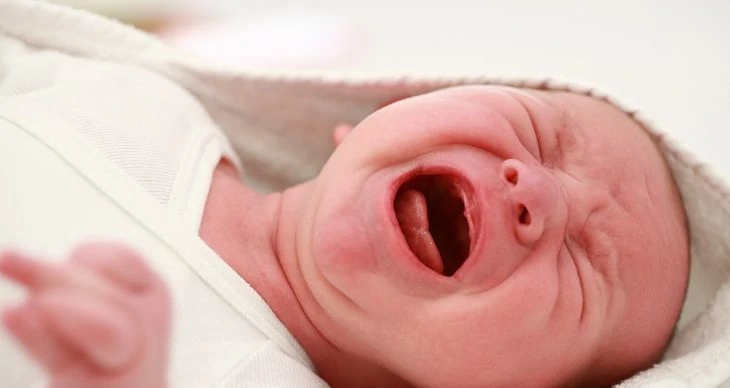 Crying baby colic symptoms