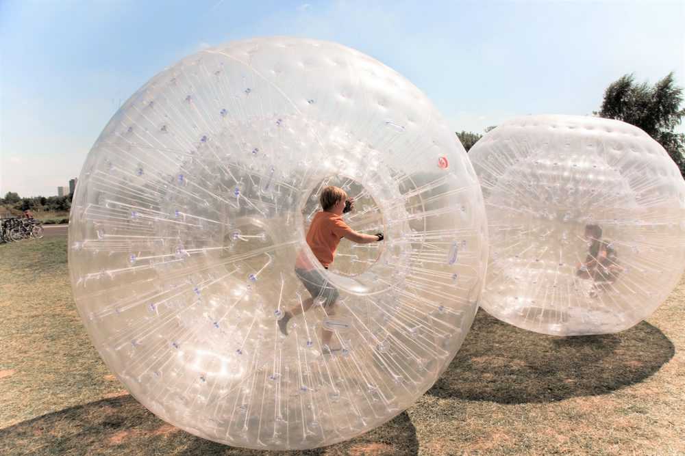 ADSRO Body Bubble Balls Human Hamster Bubble Suit Wearable Inflatable Bumper Bubble Ball for Adult and Childrens Toy Games 