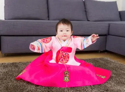 Baby girl wearing korean hanbok