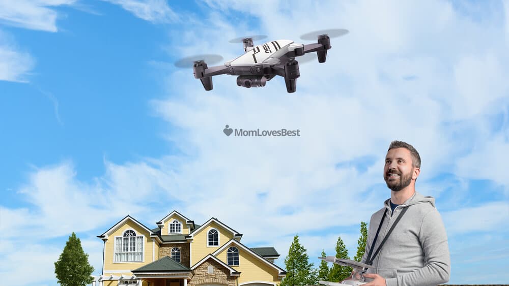 Photo of the DEERC D20 Mini Drone
