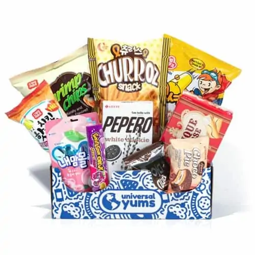 Product Image of the Universal Yums Snack Box