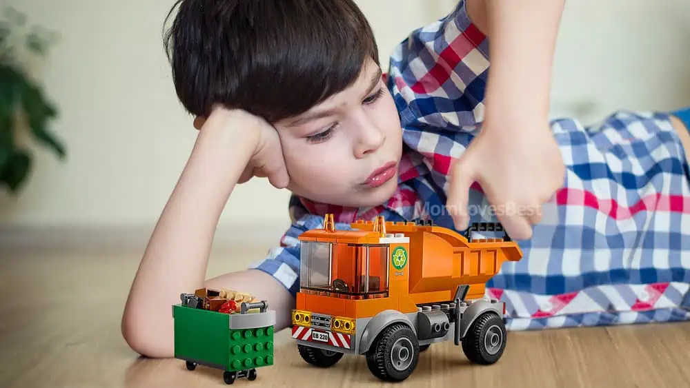Photo of the LEGO CITY Garbage Truck
