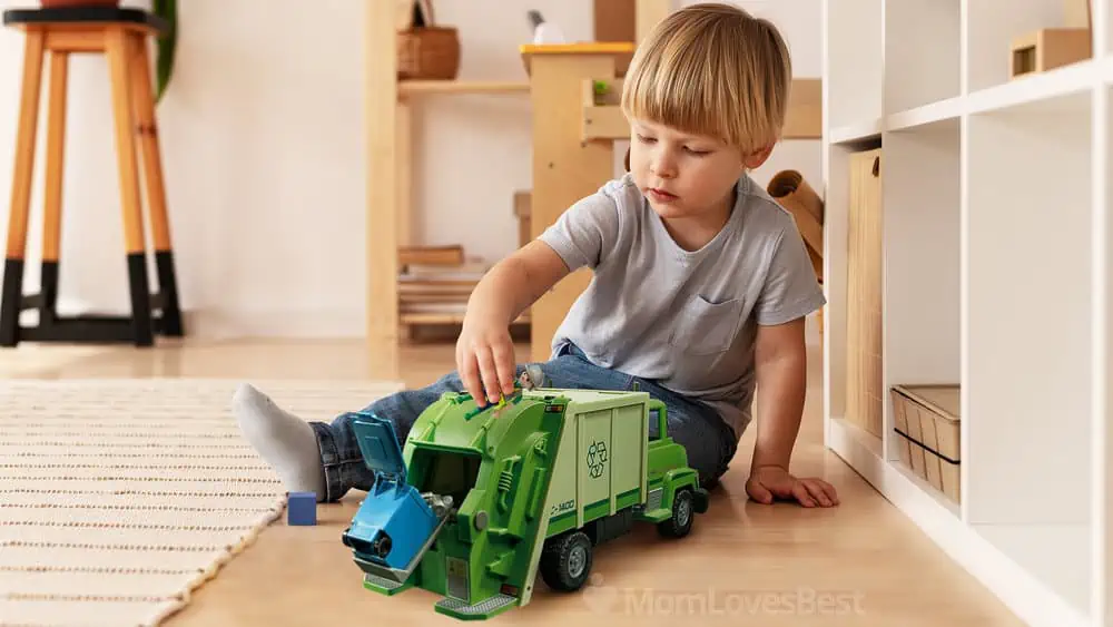 Photo of the PlayMobil Green Recycling Truck