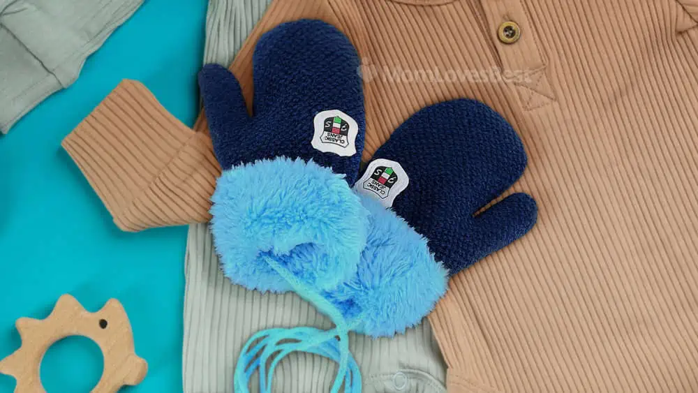 Photo of the MarJunSep Warm Baby Gloves