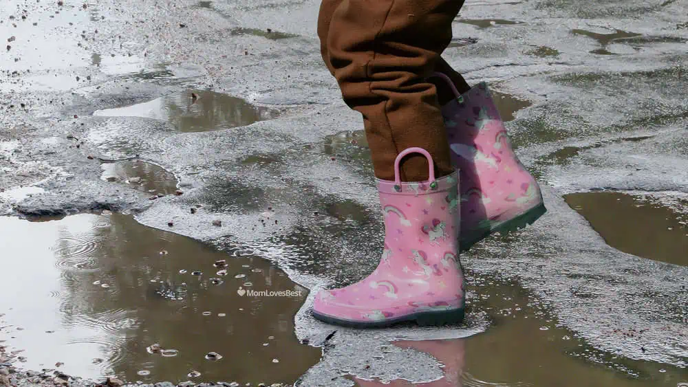 Photo of the Outee Rain Boots